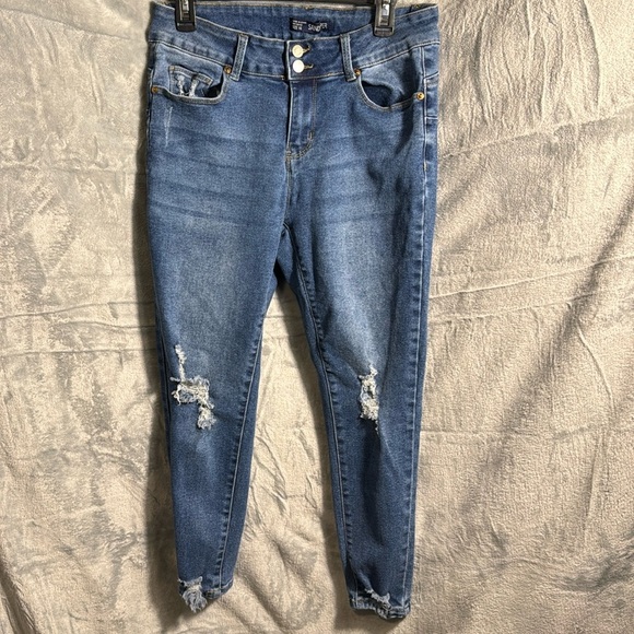 Sandpiper Jeans women size 14 with stretch in the material capri length distress - Picture 1 of 10